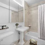 Rent 1 bedroom apartment of 56 m² in Manhattan