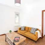 Rent a room of 99 m² in madrid