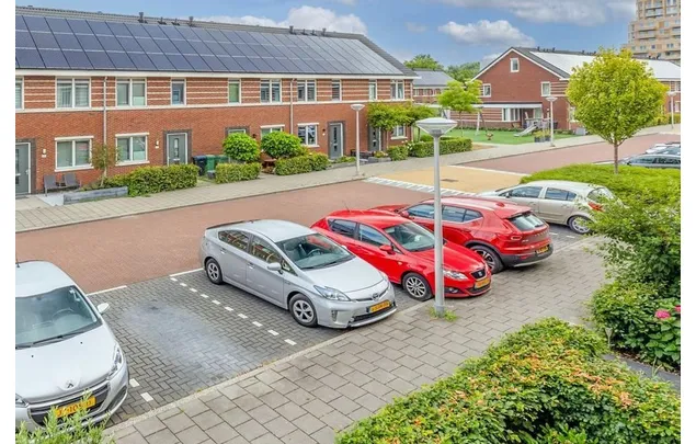 Huur 3 slaapkamer huis van 121 m² in Amstelveen