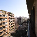 Rent 4 bedroom apartment of 12 m² in Barcelona