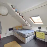 Rent 4 bedroom flat in Heaton