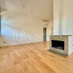 Rent 3 bedroom apartment of 100 m² in Milano