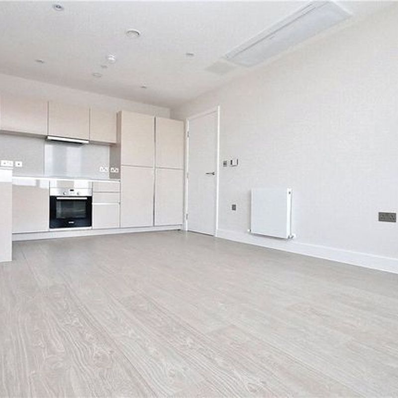 Flat to rent in Staines Road West, Sunbury-On-Thames, Surrey TW16 Westcott
