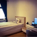 Miete 3 Schlafzimmer wohnung von 100 m² in Frankfurt am Main