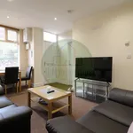 Rent 2 bedroom house in Leeds