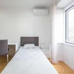 Rent 3 bedroom apartment in Lisbon