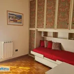 Rent 4 bedroom apartment of 91 m² in Genoa