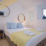 Rent 5 bedroom apartment of 50 m² in Porto