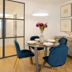 Rent 2 bedroom apartment of 861 m² in Seville