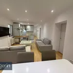 Rent 4 bedroom apartment in Madrid