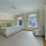 Rent 3 bedroom apartment of 208 m² in New York