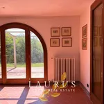 Rent 8 bedroom house of 300 m² in Impruneta