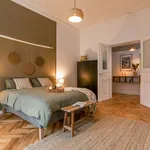 Miete 4 Schlafzimmer wohnung von 145 m² in Berlin