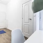 Rent 4 bedroom apartment in Valencia