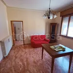 Rent 4 bedroom apartment of 60 m² in Adria