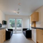 Rent 6 bedroom flat in South East England