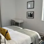 Rent a room in lisbon