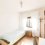 Rent a room of 140 m² in madrid