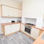 Rent 2 bedroom flat in Wakefield