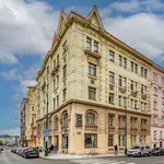 Pronajměte si 3 ložnic/e byt o rozloze 97 m² v Prague