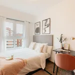 Rent 4 bedroom apartment in Valencia