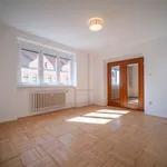 Pronajměte si 3 ložnic/e byt o rozloze 67 m² v České Budějovice