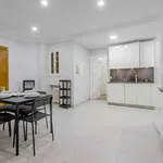 Rent a room of 190 m² in Madrid