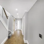 Rent 4 bedroom house in Surrey