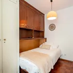 Rent a room of 145 m² in Madrid