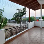 Rent 3 bedroom house of 120 m² in Καλύβια Θορικού