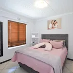 Rent 2 bedroom apartment in Cape Town