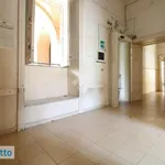 Rent 5 bedroom apartment of 140 m² in Naples