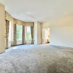 Rent 3 bedroom flat in Newmarket