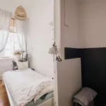 Rent a room in lisbon