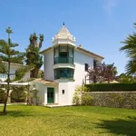 Rent 4 bedroom house of 350 m² in Malaga']