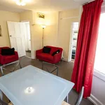 Rent 3 bedroom flat in West Midlands