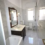 Rent 1 bedroom apartment of 100 m² in genova