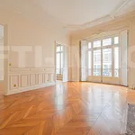 Rent 6 bedroom apartment of 260 m² in PARIS 17EME ARR. 