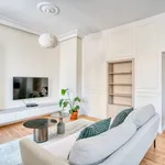 Rent 5 bedroom apartment of 65 m² in Paris