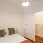 Rent a room of 117 m² in lisbon