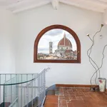 Affitto 6 camera appartamento di 150 m² in Firenze