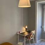 Rent a room of 85 m² in lisbon