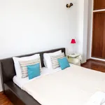 Rent a room of 100 m² in Olhão