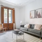 Rent 2 bedroom apartment of 93 m² in barcelona