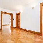 Pronajměte si 4 ložnic/e byt o rozloze 164 m² v Prague