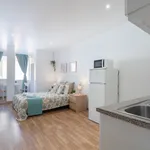 Rent 1 bedroom apartment of 55 m² in Porto