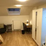 Rent a room of 400 m² in brussels