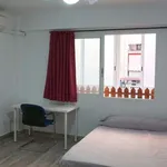 Rent a room of 140 m² in valencia