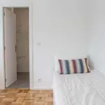 Rent a room of 100 m² in Rio Tinto