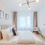 Rent 1 bedroom apartment of 646 m² in Berlin